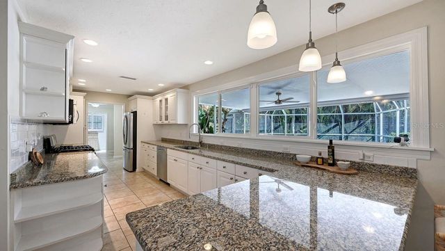 4810 BAY SHORE ROAD, Sarasota, FL 34234