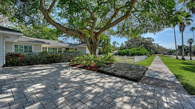 4810 BAY SHORE ROAD, Sarasota, FL 34234