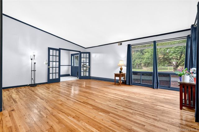105 Robinhood Lane, West Nyack, NY 10994