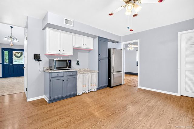 105 Robinhood Lane, West Nyack, NY 10994