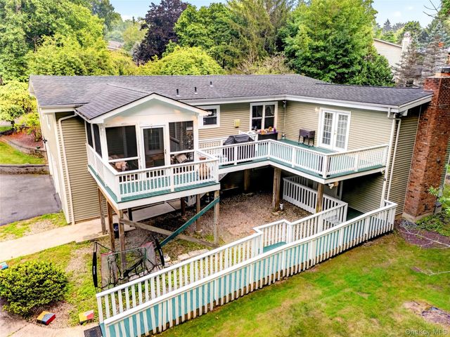 105 Robinhood Lane, West Nyack, NY 10994