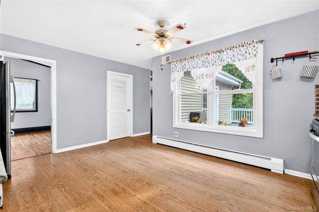 105 Robinhood Lane, West Nyack, NY 10994