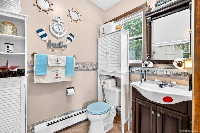 105 Robinhood Lane, West Nyack, NY 10994