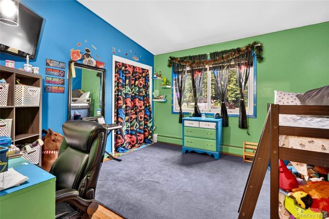105 Robinhood Lane, West Nyack, NY 10994