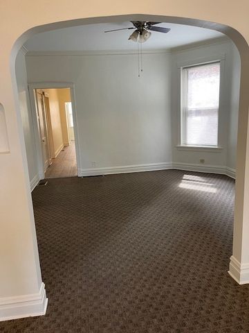 7807 S Marquette Avenue, Chicago, IL 60649