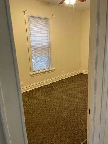 7807 S Marquette Avenue, Chicago, IL 60649
