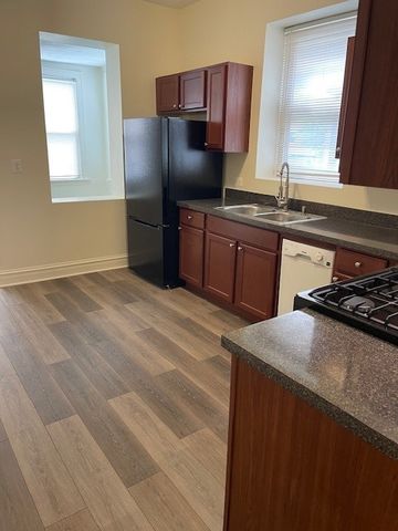 7807 S Marquette Avenue, Chicago, IL 60649