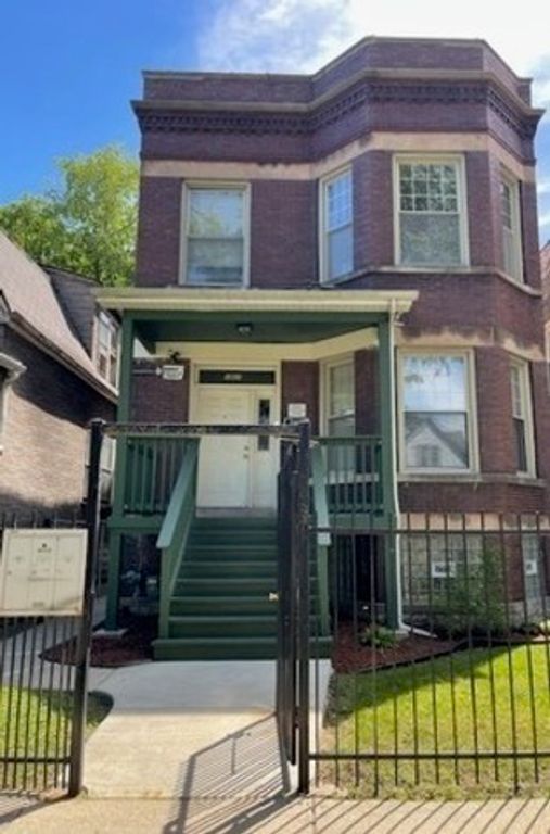 7807 S Marquette Avenue, Chicago, IL 60649