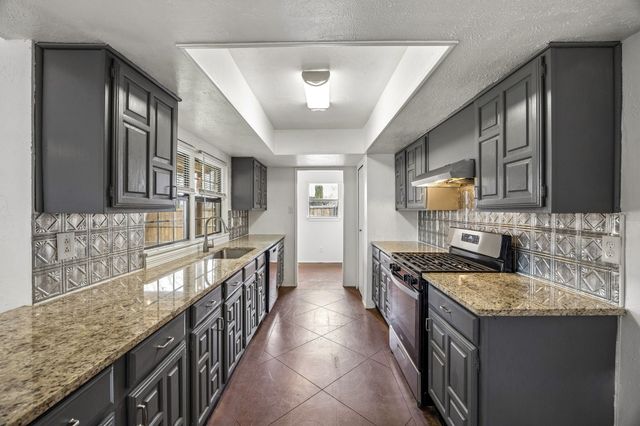 2001 Emory Oak Drive, Carrollton, TX 75007