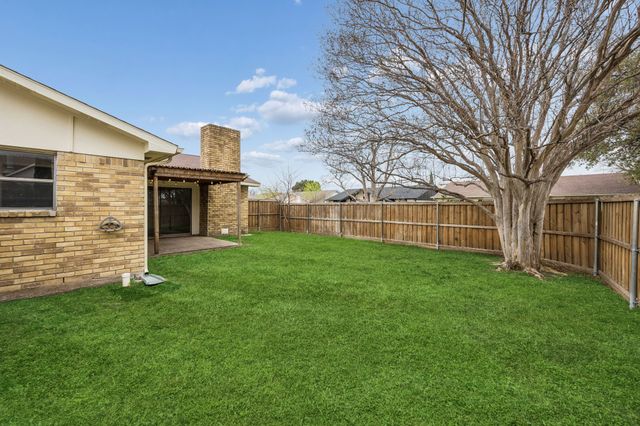 2001 Emory Oak Drive, Carrollton, TX 75007