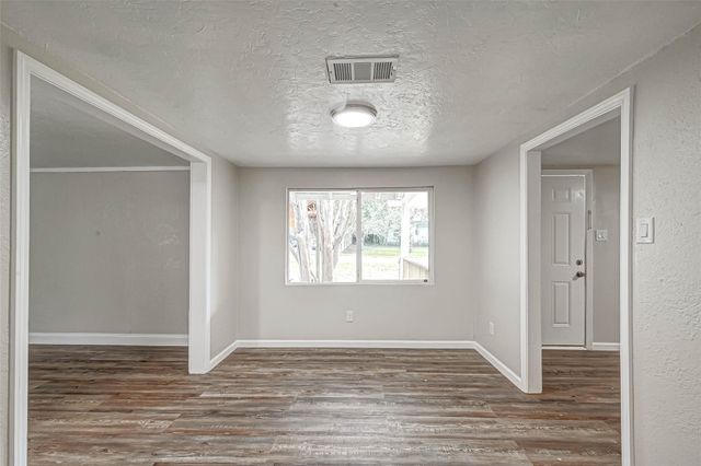 10694 Pine Street, Willis, TX 77318