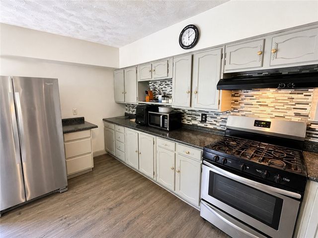 14 Center Street, Manchester, NY 14504