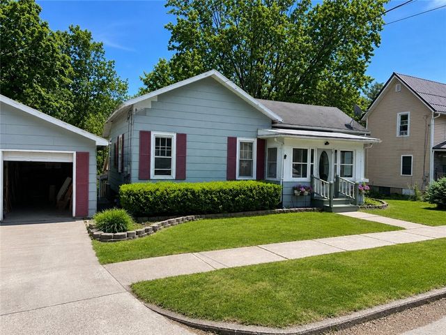 14 Center Street, Manchester, NY 14504
