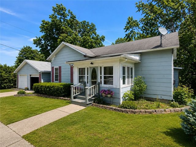 14 Center Street, Manchester, NY 14504