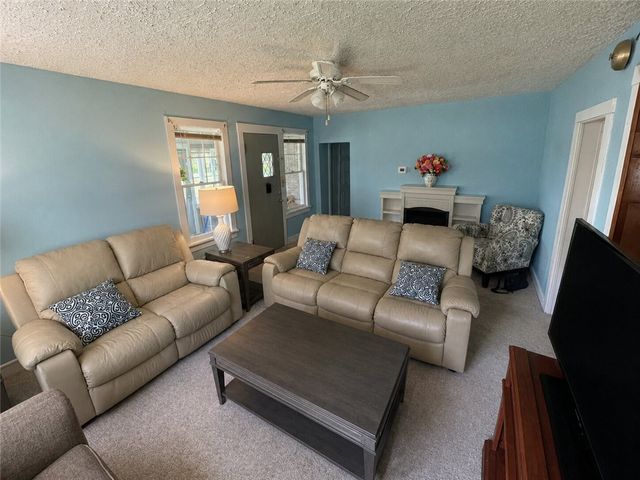 14 Center Street, Manchester, NY 14504