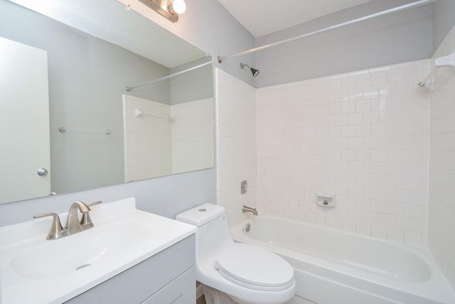 3911 Issacks Way, Sugar Land, TX 77479