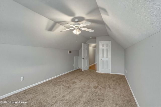 6108 Top Hat Ct, Louisville, KY 40258
