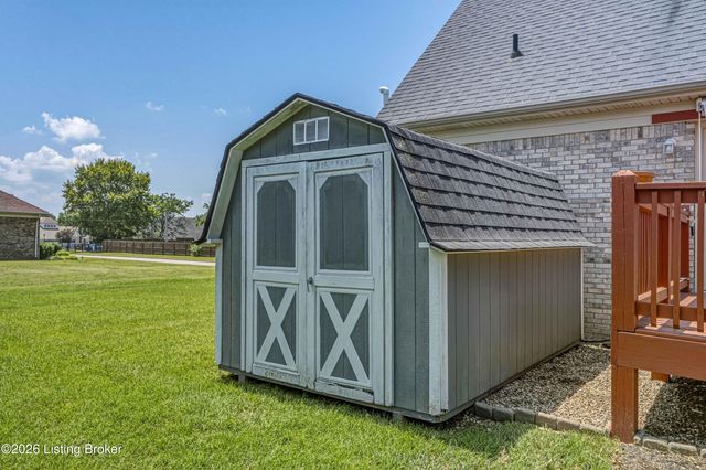 6108 Top Hat Ct, Louisville, KY 40258