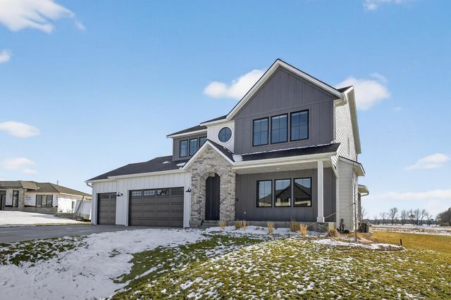 2876 Wildflower Lane SW, Rochester, MN 55902