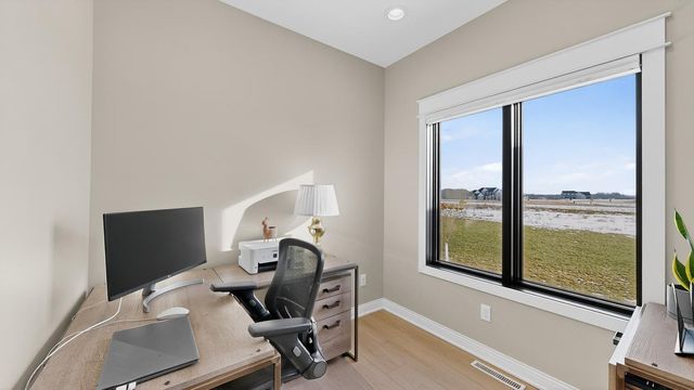 2876 Wildflower Lane SW, Rochester, MN 55902