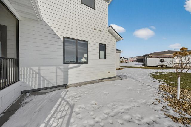 2876 Wildflower Lane SW, Rochester, MN 55902