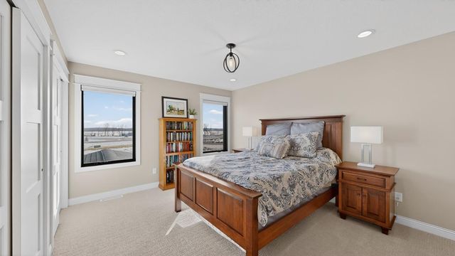 2876 Wildflower Lane SW, Rochester, MN 55902