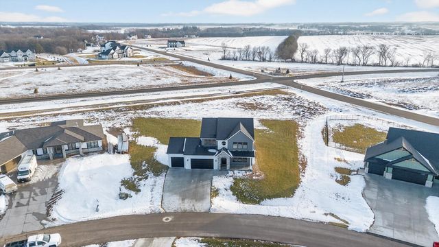 2876 Wildflower Lane SW, Rochester, MN 55902