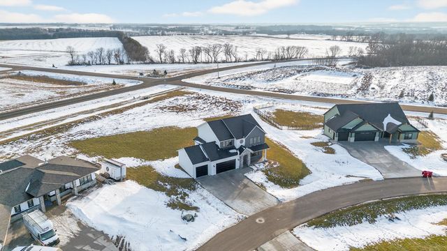 2876 Wildflower Lane SW, Rochester, MN 55902