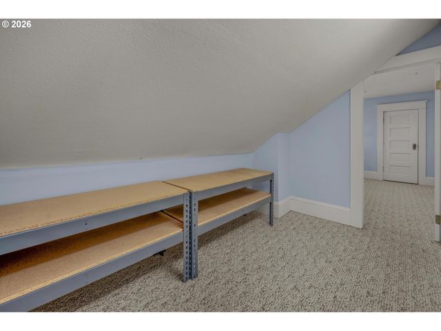 8409 Sw CAPITOL Hwy, Portland, OR 97219