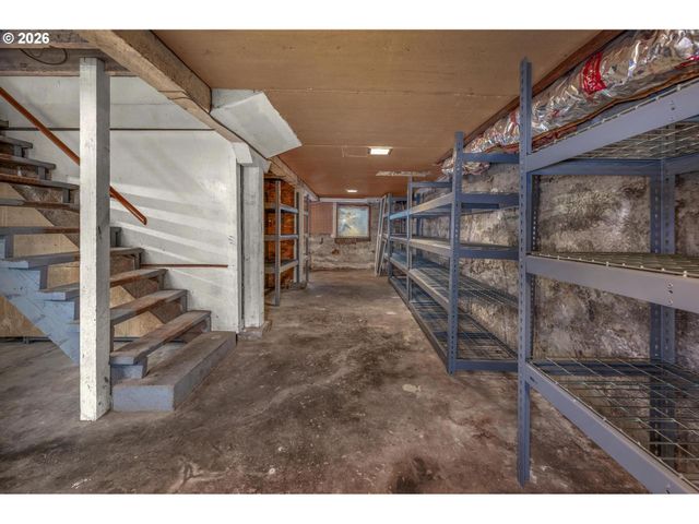 8409 Sw CAPITOL Hwy, Portland, OR 97219