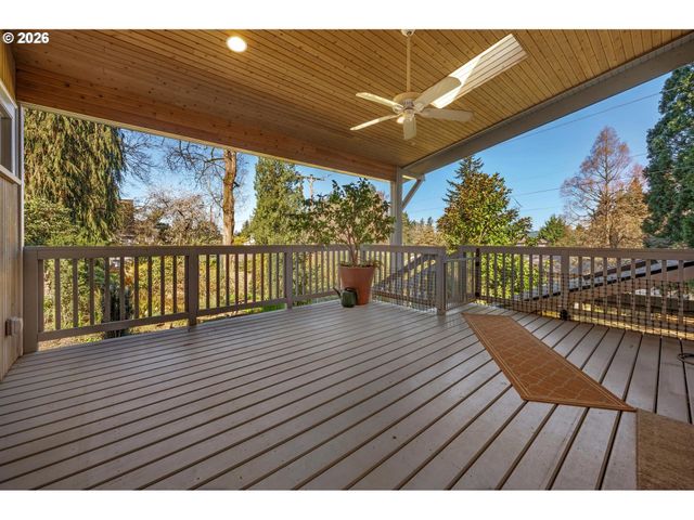 8409 Sw CAPITOL Hwy, Portland, OR 97219