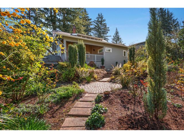 8409 Sw CAPITOL Hwy, Portland, OR 97219