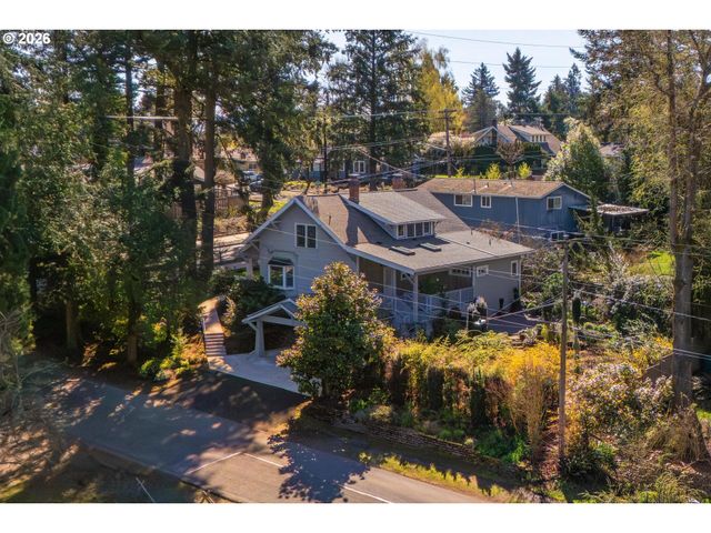 8409 Sw CAPITOL Hwy, Portland, OR 97219