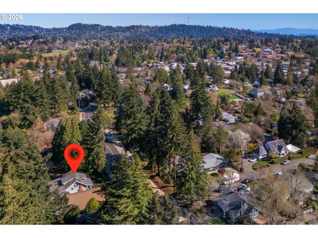 8409 Sw CAPITOL Hwy, Portland, OR 97219