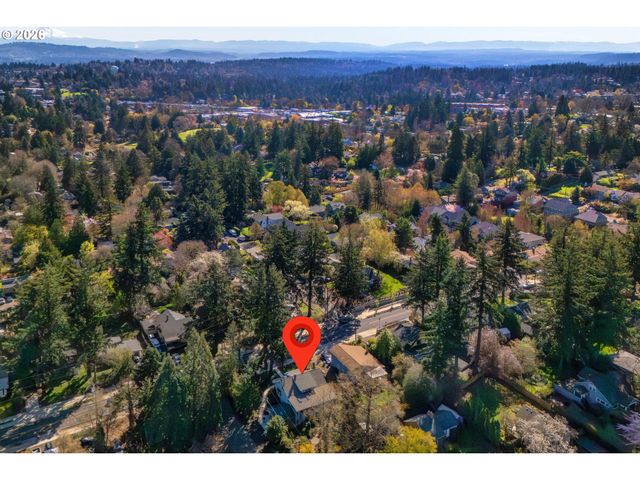 8409 Sw CAPITOL Hwy, Portland, OR 97219