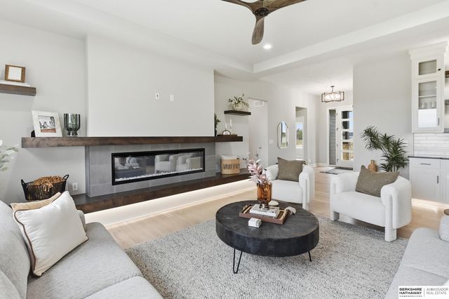 3633 S 219th Avenue, Omaha, NE 68022