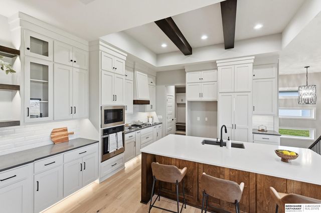 3633 S 219th Avenue, Omaha, NE 68022