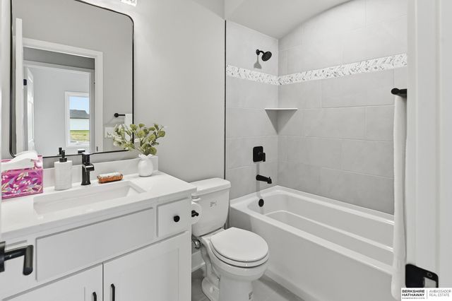 3633 S 219th Avenue, Omaha, NE 68022