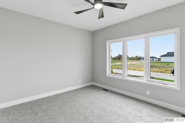 3633 S 219th Avenue, Omaha, NE 68022