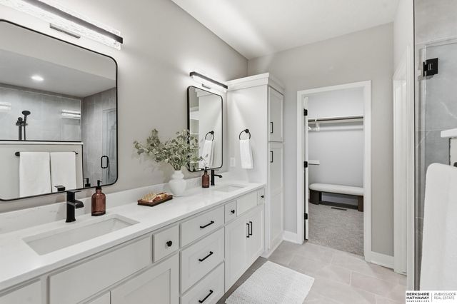 3633 S 219th Avenue, Omaha, NE 68022