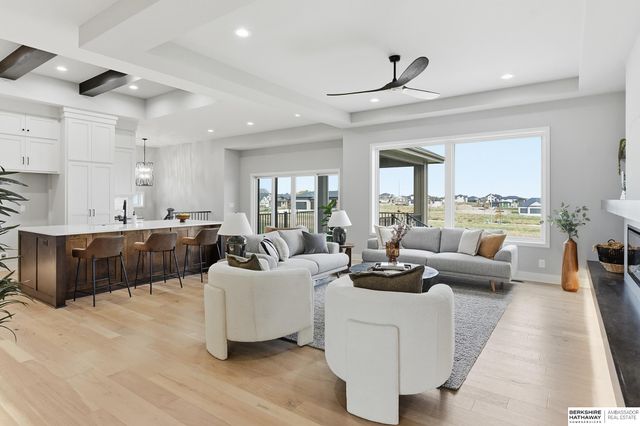 3633 S 219th Avenue, Omaha, NE 68022