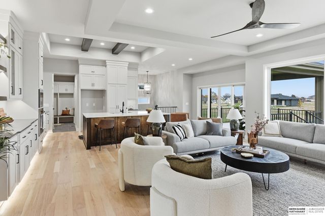 3633 S 219th Avenue, Omaha, NE 68022