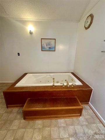 3202 Puetts Chapel Road, Dallas, NC 28034