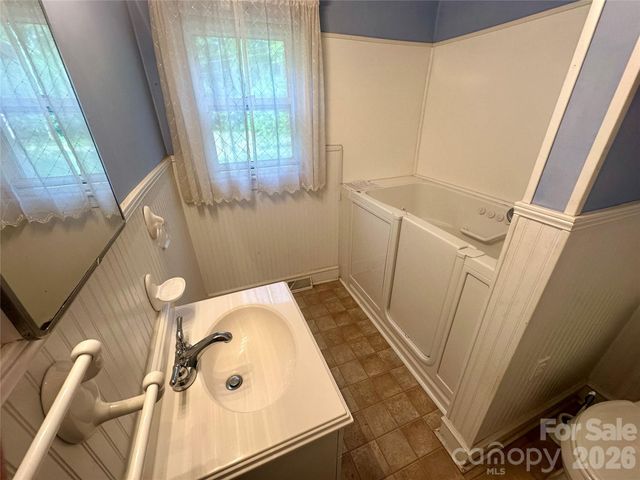 3202 Puetts Chapel Road, Dallas, NC 28034