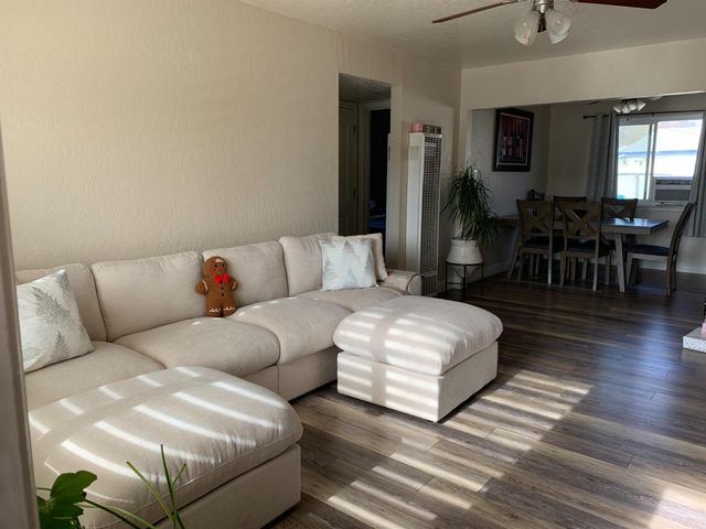 4723 E Braly Avenue, Fresno, CA 93720