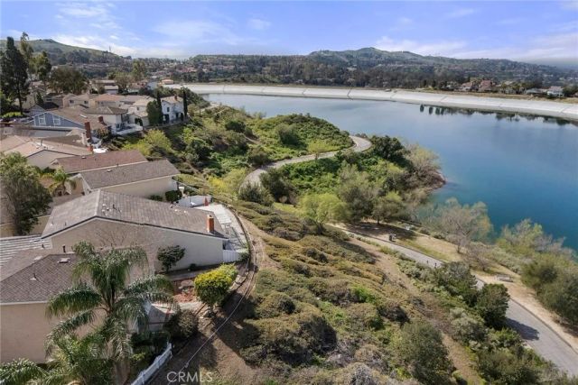 900 S Ridgecrest, Anaheim Hills, CA 92807