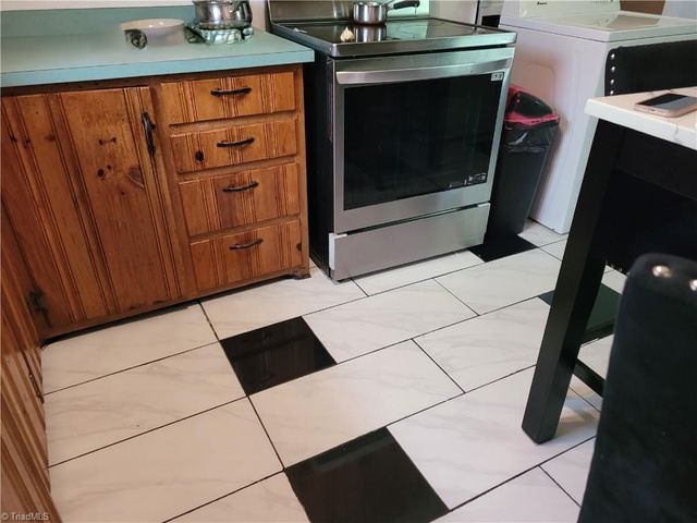 416 Cross Street, Burlington, NC 27217