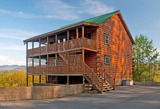 4735 Nottingham Heights Way, Pigeon Forge, TN 37863