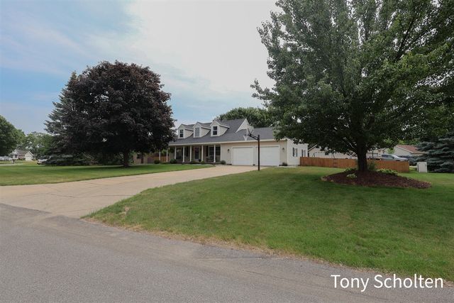 7537 Woodside Drive, Hudsonville, MI 49426
