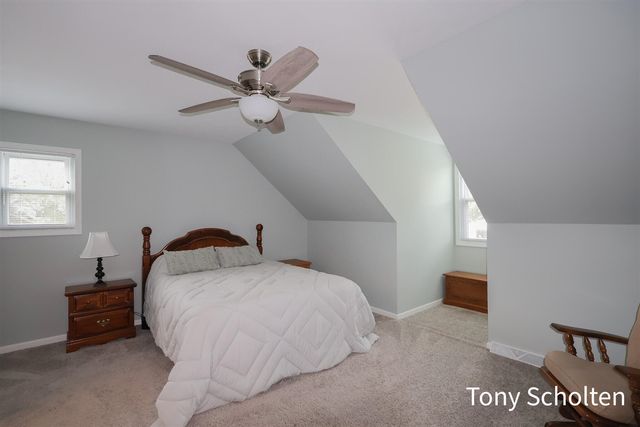 7537 Woodside Drive, Hudsonville, MI 49426